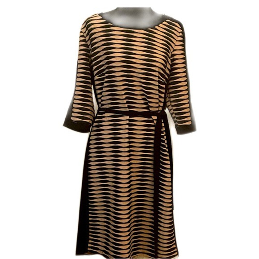 Emma & Michele Tan/black 3/4 sleeve dress